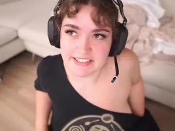 Freechat serareads on Chaturbate