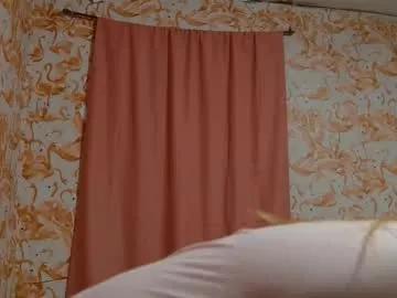 Chaturbate shelikessoymilk is Freechat shelikessoymilk — #c2c #natural #petite #bigboobs #skinny