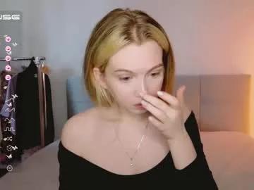 Private small_blondee on Chaturbate