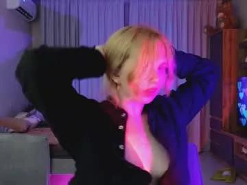 Private small_blondee on Chaturbate