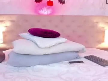 sofiareyees on Chaturbate