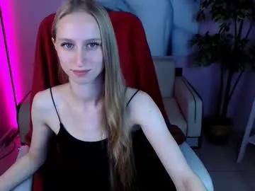 sweetllyshy on Chaturbate 