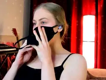 Offline the_steel_magnolia_ on Chaturbate