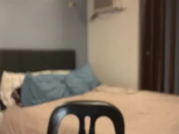 Freechat ur_secret_lover9 on Chaturbate