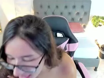 victoria_243 model from cb