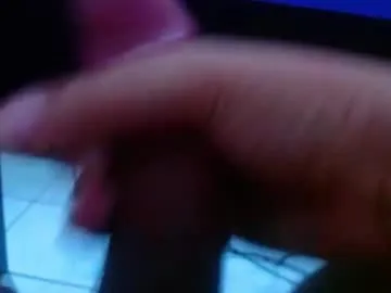 wellingtont on Chaturbate