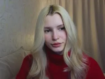 yennaone on Chaturbate