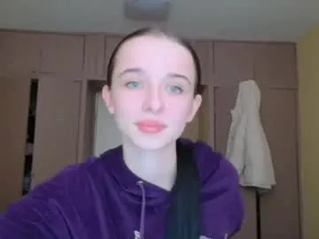 Freechat yuliastar on Chaturbate