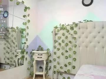 Freechat zaharaskylar on Chaturbate