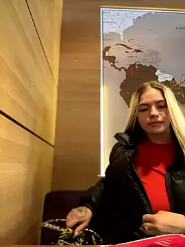 Freechat -Sexy_Barbie- on StripChat