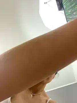 Freechat 18belleskinny on StripChat