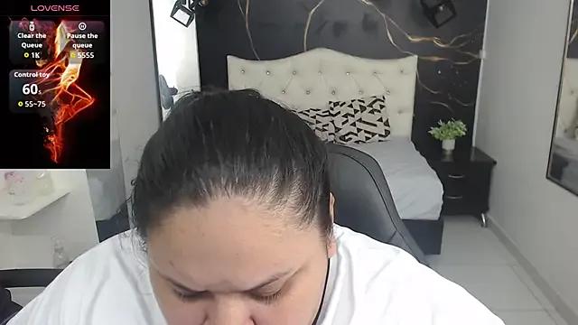 Aaliyah11 — oil tits