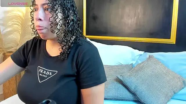 Freechat aixa_15 on StripChat