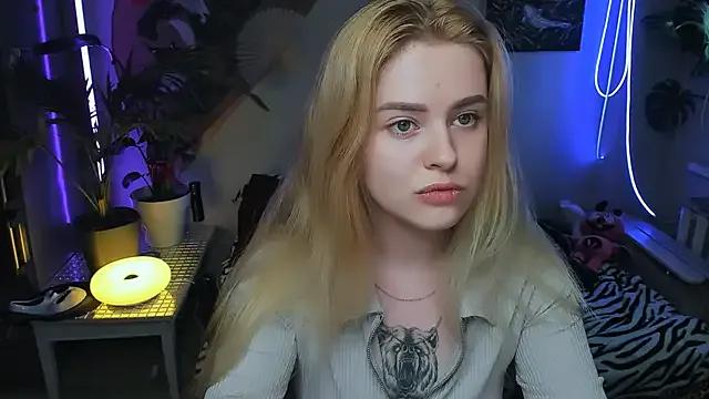 Alexa__Pirs — Tease my legs