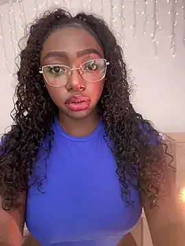 Freechat alissradiante1 on StripChat