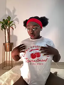 Freechat alissradiante1 on StripChat