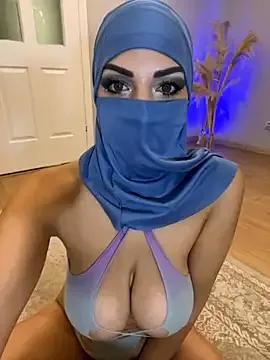 Amberonee31 on StripChat