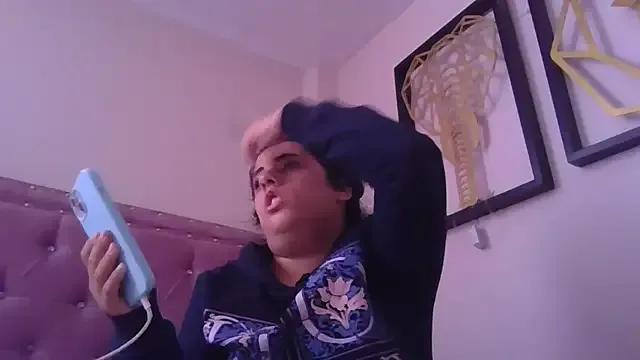 Freechat annarose19 on StripChat