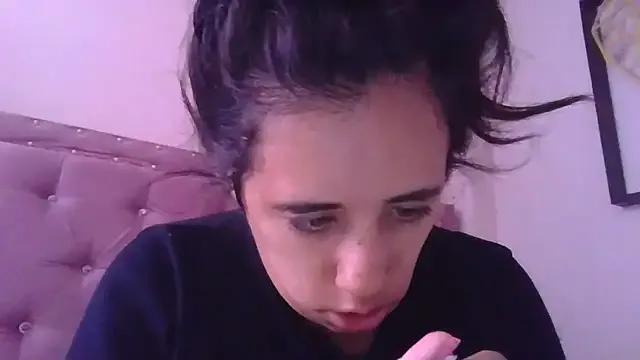 Freechat annarose19 on StripChat