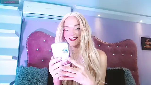 AnnaRouseQueen on StripChat