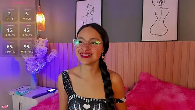 Annie__2 on StripChat 