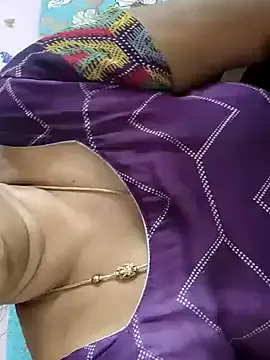 Offline Anusri_359359 on StripChat