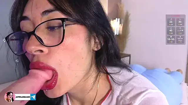 aprildreams19 on StripChat