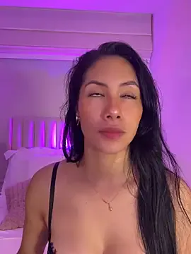 ArianaReynoldss on StripChat