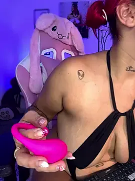 Offline ashlyrey-1 on StripChat