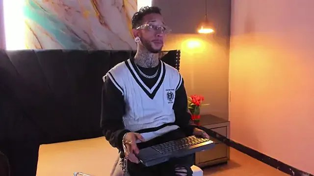 axel_valtier on StripChat