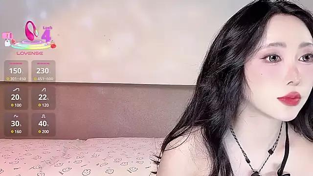 Group AYW-21 on StripChat