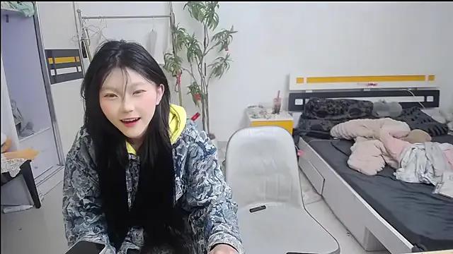 Babygirls523 on StripChat 