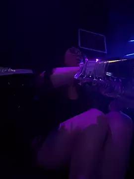 Freechat badlills201 on StripChat