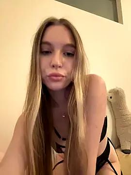 Freechat bbysonia on StripChat