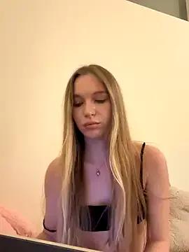 Freechat bbysonia on StripChat