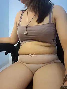 StripChat Bee_sweet is Freechat Bee_sweet — Play with me baby