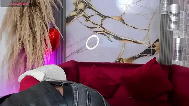 Bella_williamss_ on StripChat 