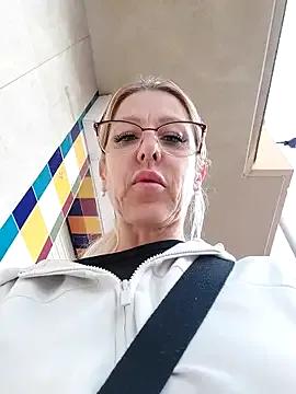 Freechat blondyruby on StripChat