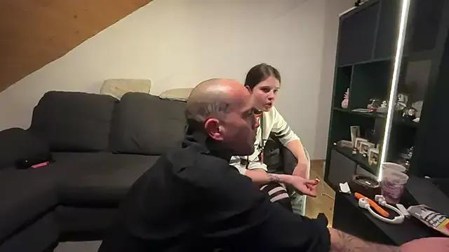 Group Bloody_Diamond on StripChat