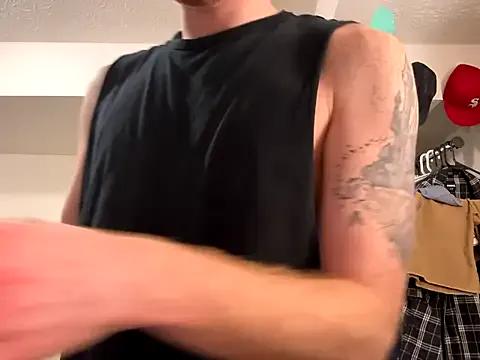 Freechat brofcker on StripChat