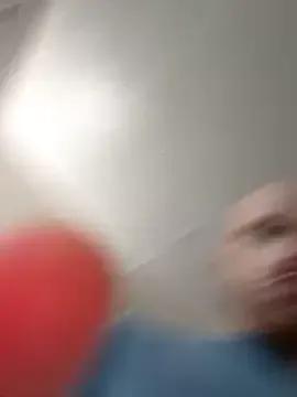 Freechat brofcker on StripChat