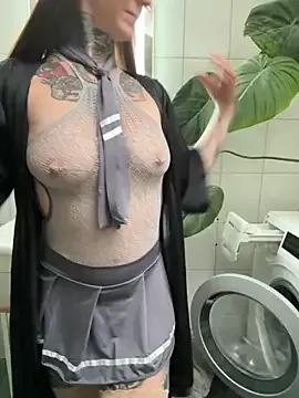 StripChat BrownieyQueen is Freechat BrownieyQueen — Flash Titts- LT Toy Control 3min