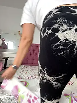 Offline Candy69_ on StripChat