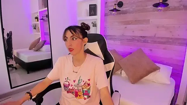 candy_summer28 on StripChat