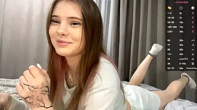 CarolinePepper on StripChat