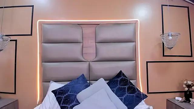 CAYLINCOLLINS on StripChat