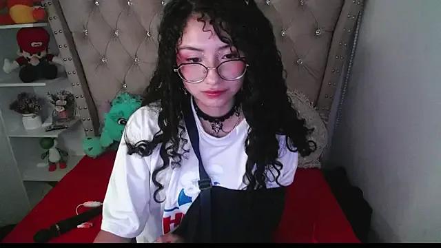 Freechat CherieCurl on StripChat