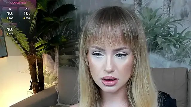 Freechat ChloeeBee on StripChat