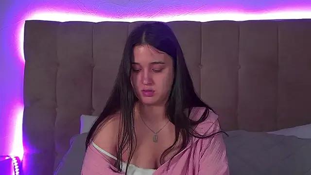 Freechat ChristinaMilton on StripChat