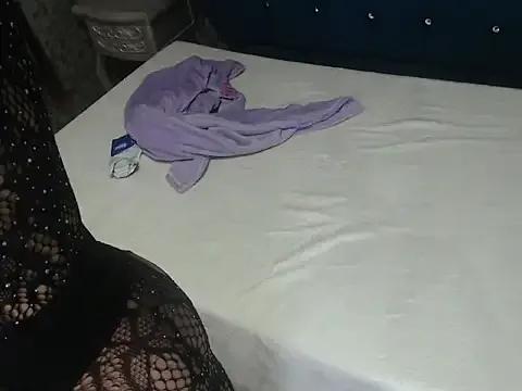 CrisstalPink — shake ass  + slaps  